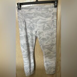 Evolution and Creation Gray &‎ White Camouflage Leggings Athletic